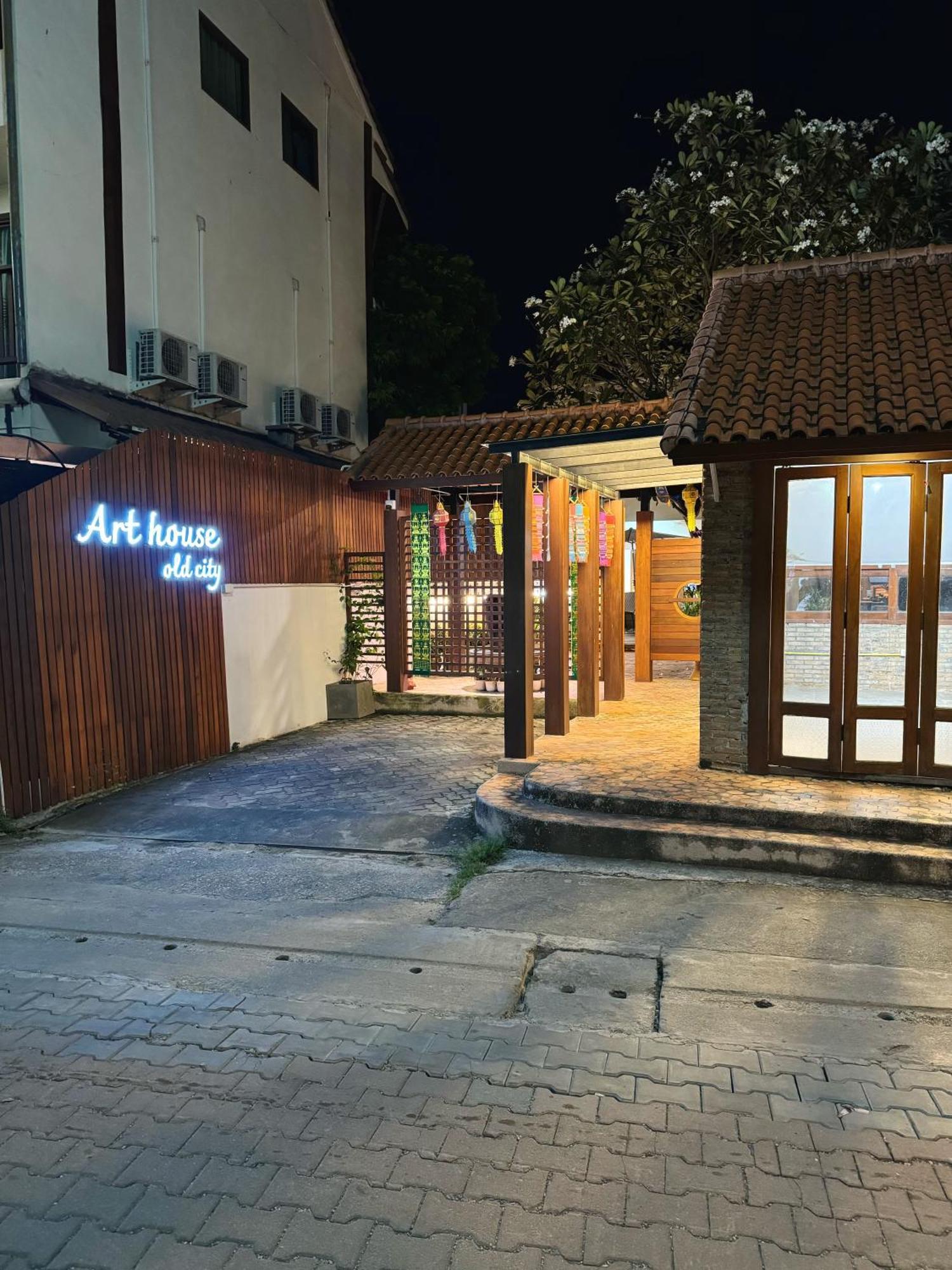 Art House Old City Chiang Mai Bagian luar foto